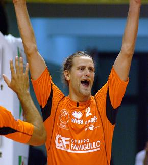 Frank Dehne and Famigliulo separate
