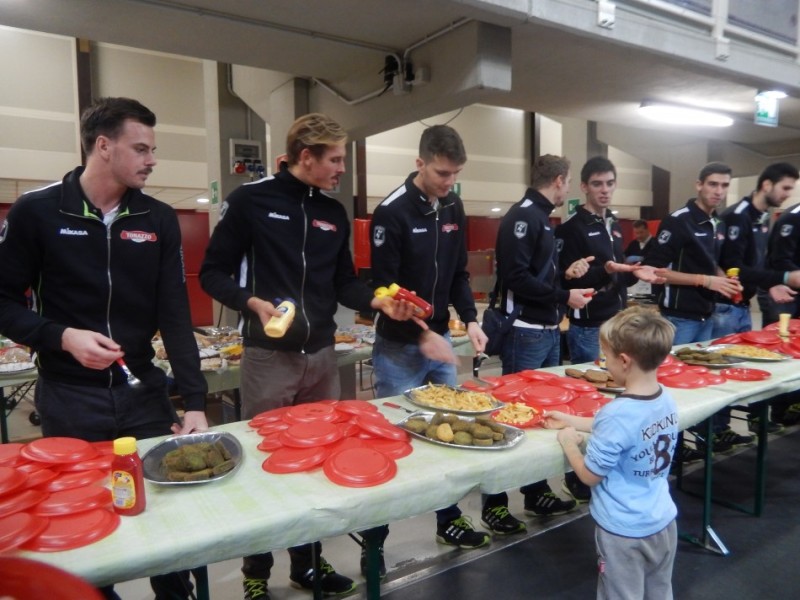 Christmas diner served by Padova stars