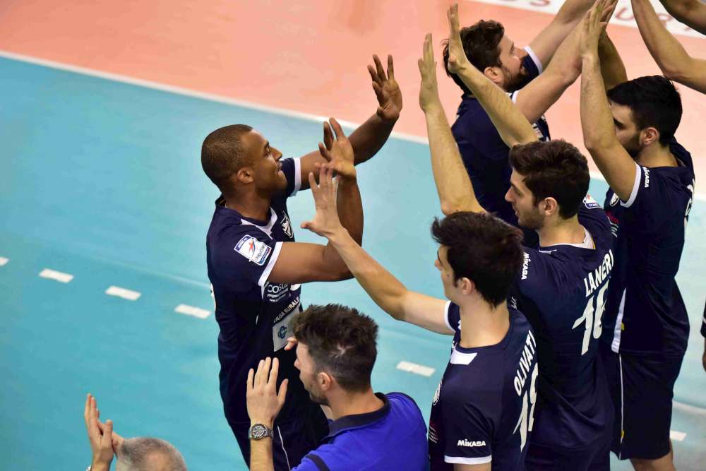 Bergamo è spietata, suo il derby lombardo
