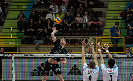 Toncek Stern extended with Verona