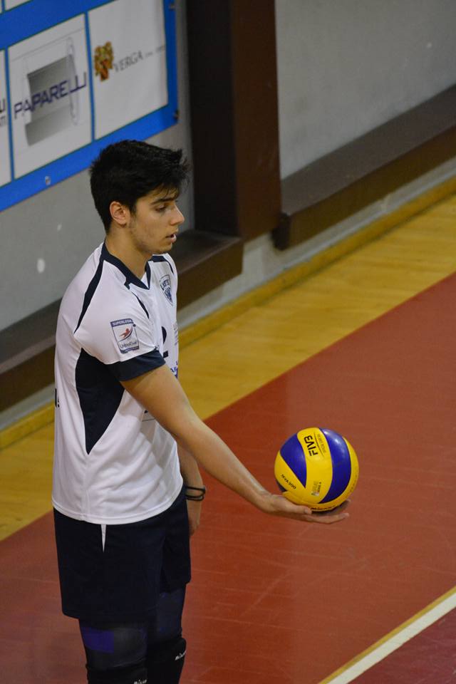 Spiker Antonino Suraci with Pool Libertas
