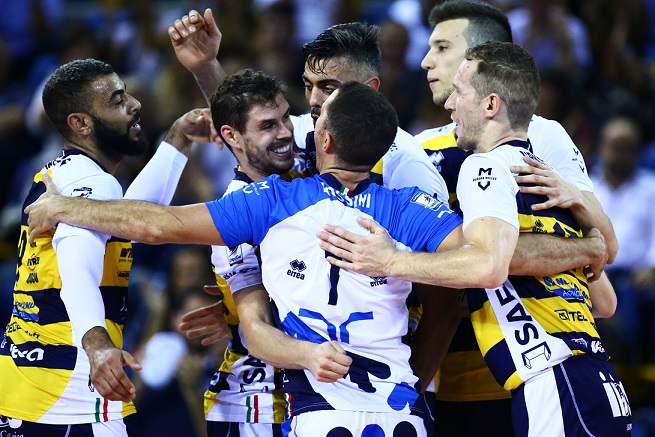 L’azimut Modena si impone 3-0 alla prima su Castellana in un PalaPanini con oltre 4mila presenti
