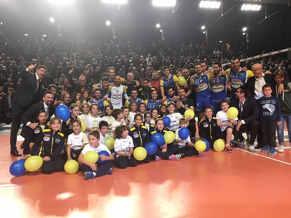 Spettacolo al Palarota, 3-0 su Bergamo con annesso sorpasso in classifica