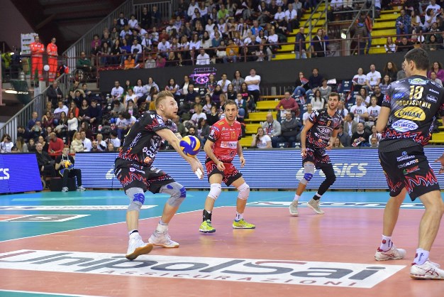 Domani a Vibo a caccia della vittoria per mantenere il primo posto!