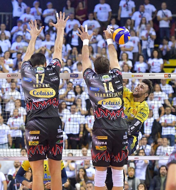 La Bcc lotta ma Atanasijevic la respinge, nulla da fare per i pugliesi con Perugia.