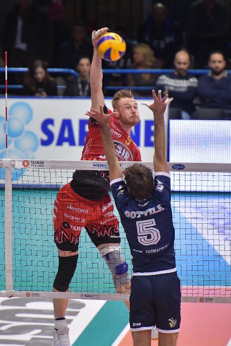 Grande Perugia al PalaBianchini! Tre punti d’oro contro una coriacea Latina!