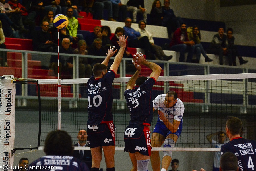 Bergamo passeggia al PalaManera: 3-0 su un VBC arrendevole