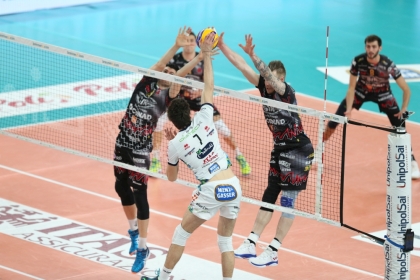 Pasqua da sogno alla BLM Group Arena! Il successo al tie break su Perugia riporta la serie in parità
