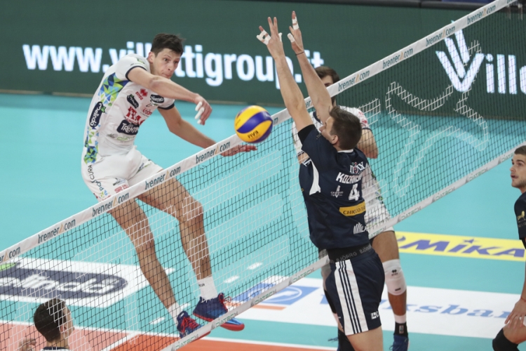 Milano respinta 3-0 nel recupero del 10° turno di SuperLega: ecco il secondo posto