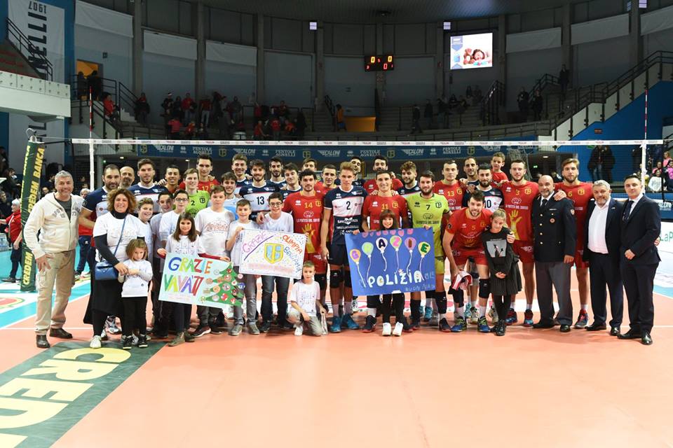 Superleague audience in the Big Match