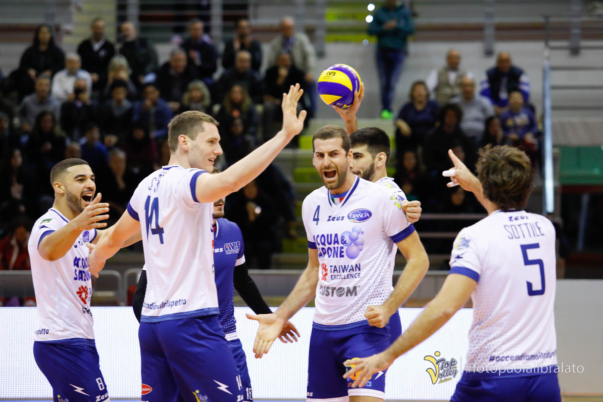 La Top Volley Latina in trasferta a Monza. Gitto: “Partita complicata ma siamo alla ricerca di punti salvezza”.