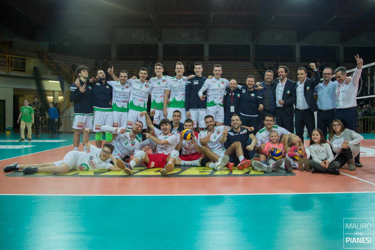 Menghi Shoes, torna il sorriso