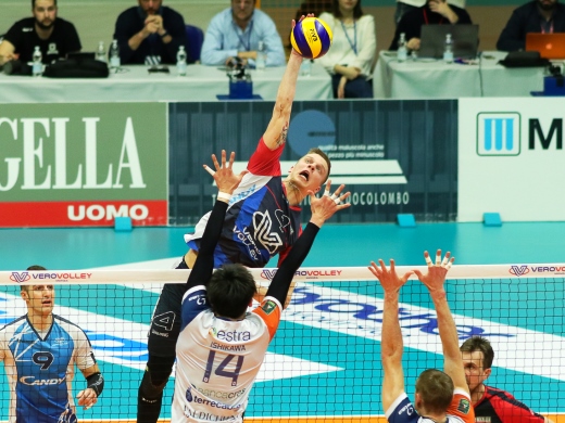 Dzavoronok in attacco