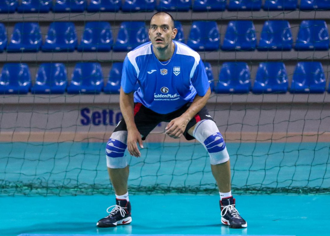 L'opposto Matteo Paoletti in allenamento - Scatto Francesca Mecozzi