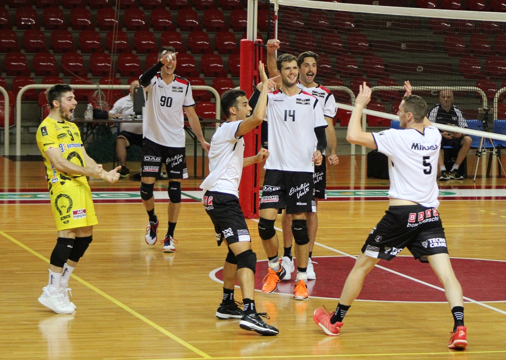 Padova sorride nel 3-1 contro Monza