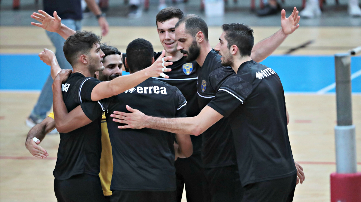 Verona-squadra-abbraccio-20-21