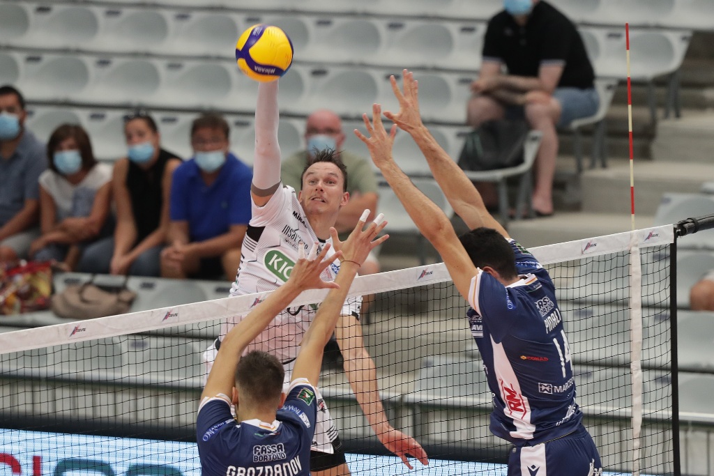 Wlodarczyk in azione (foto Fabrizio Zani)