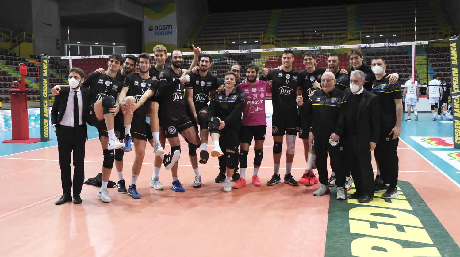 Foto-gruppo-vittoria-verona-milano