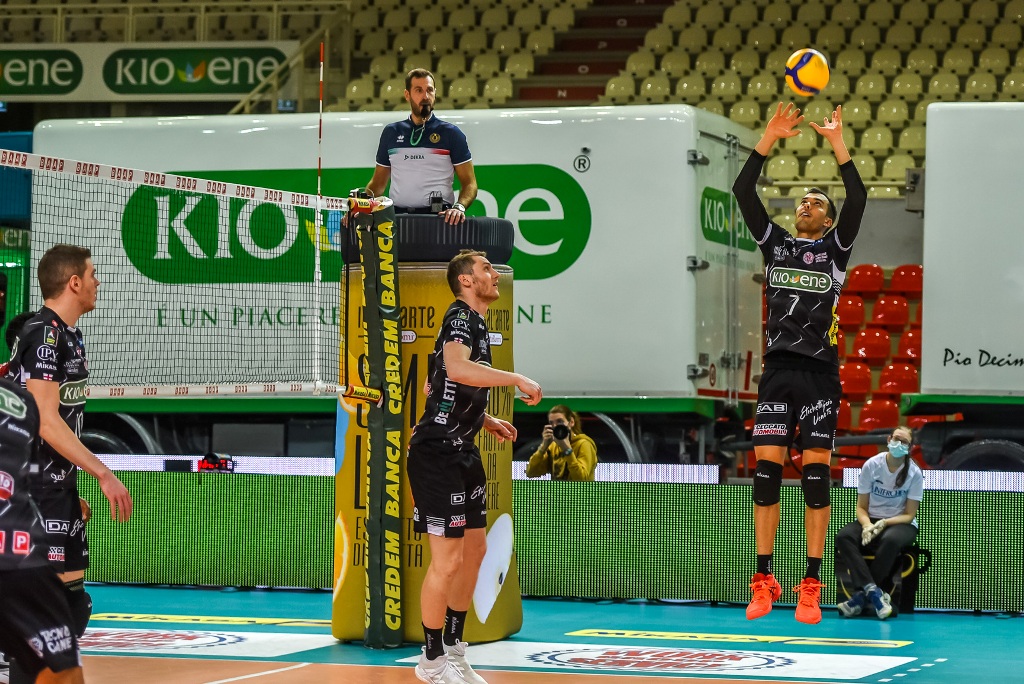 Kawika Shoji al palleggio (foto Alessandra Lazzarotto)