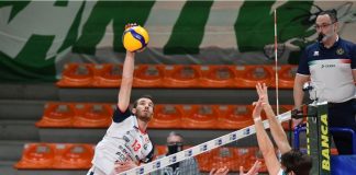 Bergamo vince il derby e fa 13, Cantù battuta 3-0