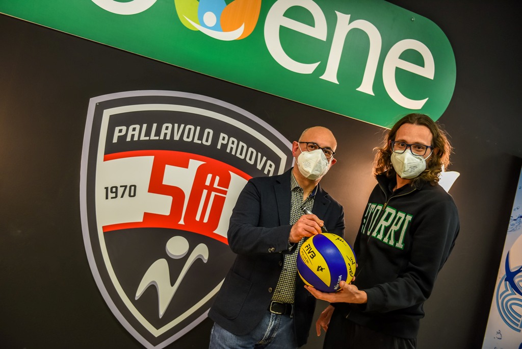 da sx a dx - US Torri, il presidente Nicola Bastianello e il Ds Dario Tagliabue