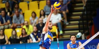 Le mani di Enrico Cester per il muro di Gas Sales Bluenergy Volley Piacenza