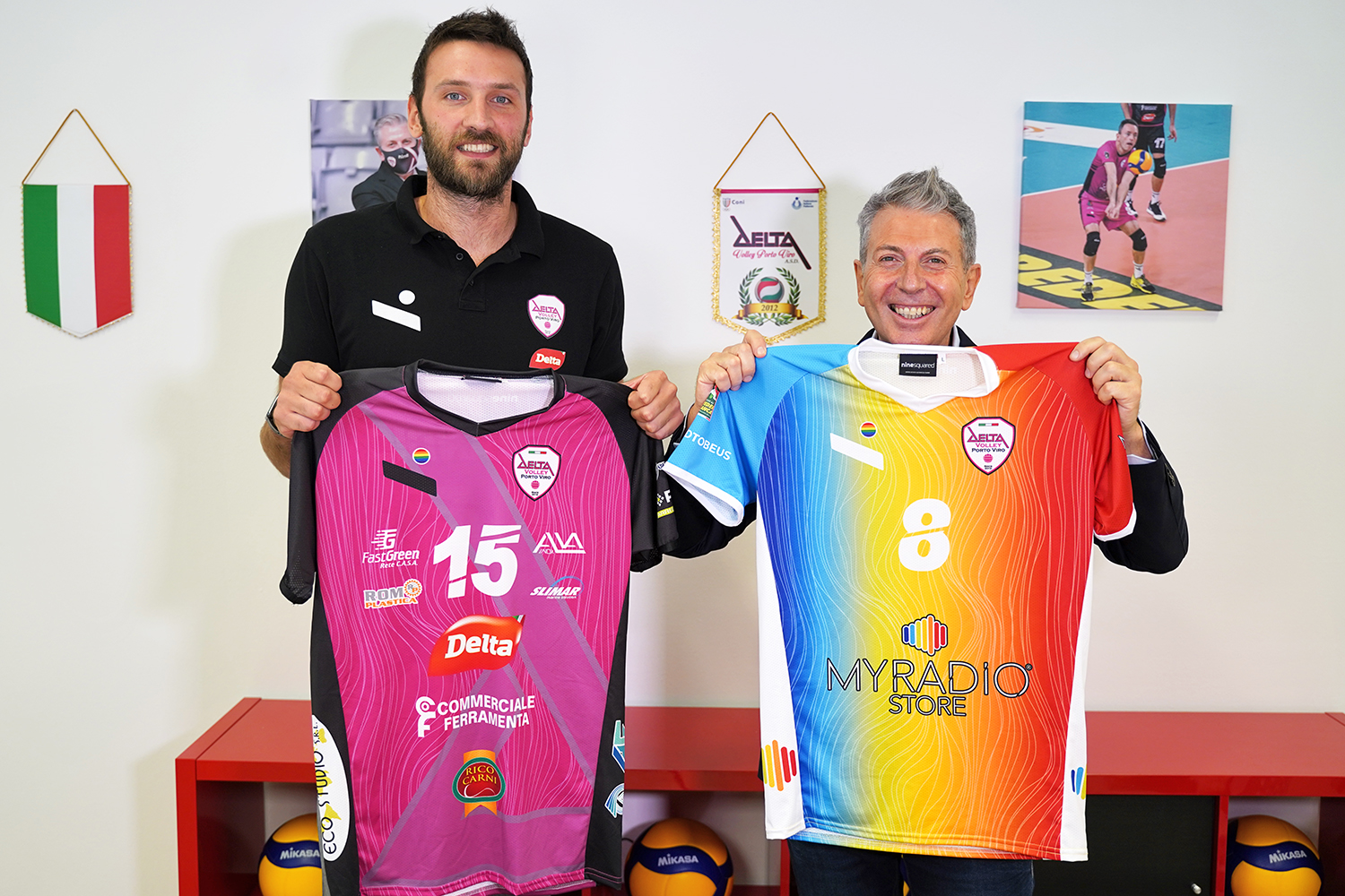 01. Matteo Sperandio e Luigi Veronese presentano le nuove maglie della Delta Group Porto Viro 01. Matteo Sperandio e Luigi Veronese presentano le nuove maglie della Delta Group Porto Viro