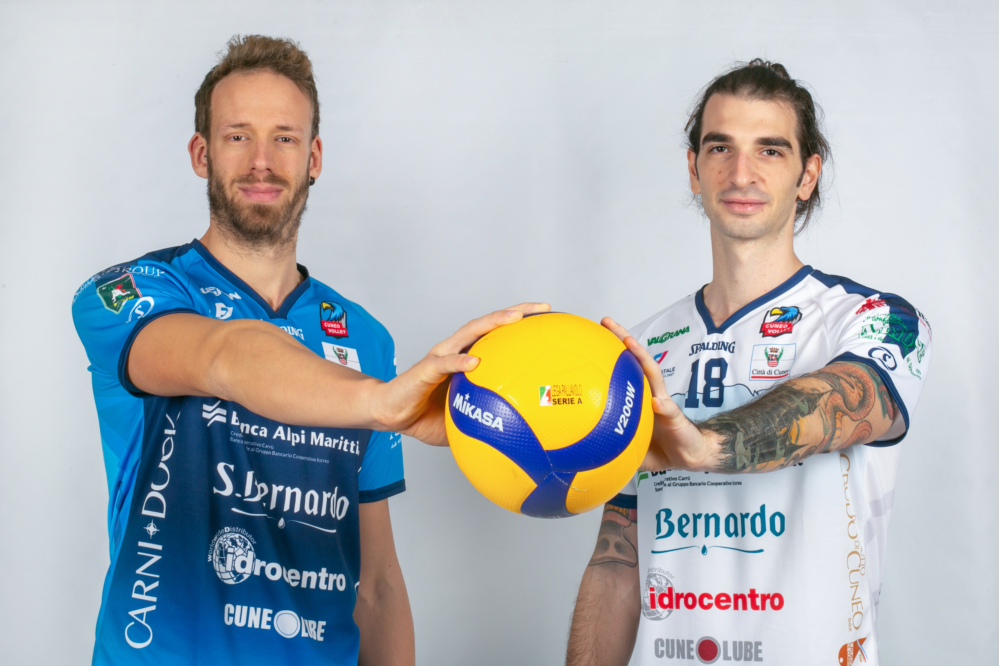 Preti e Sighinolfi con la maglia gara di casa e trasferta