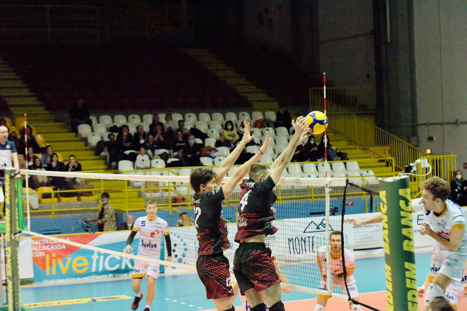 c19203f3-aba7-4505-8756-1db8c71e3d59