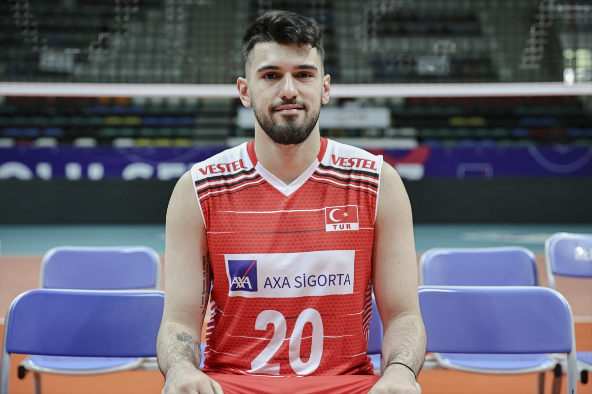 a-milli-erkek-voleybol-takimi-avrupa-altin-liginde-ust-uste-ucuncu-sampiyonluk-pesinde_fc6ed39