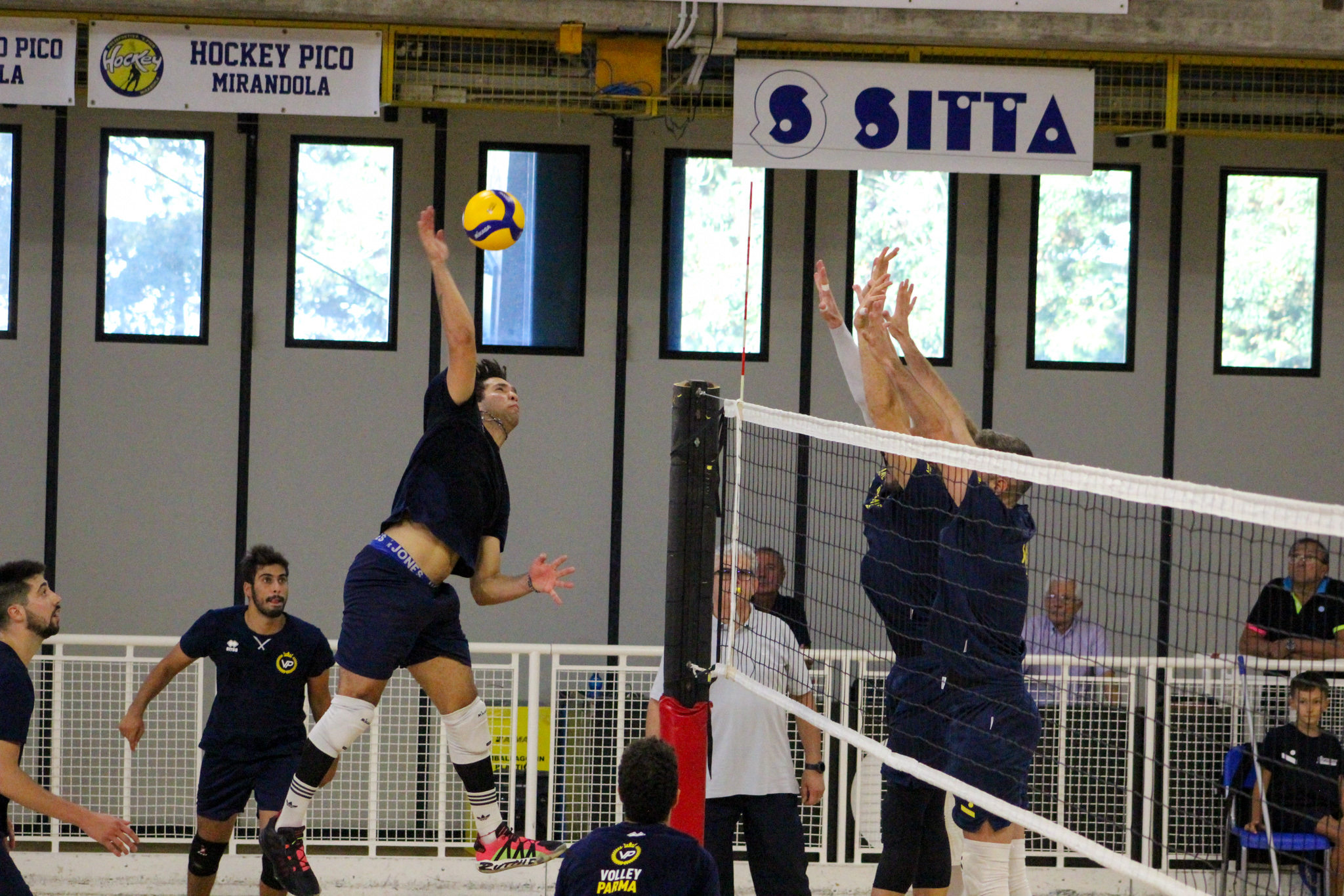 Attacco Alex Reyes (Schiacciatore WiMORE Parma)