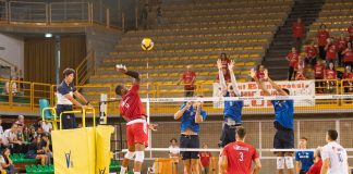 I BIANCOROSSI CHIUDONO AL QUARTO POSTO IL TROFEO ASTORI MILANO HA LA MEGLIO IN TRE SET