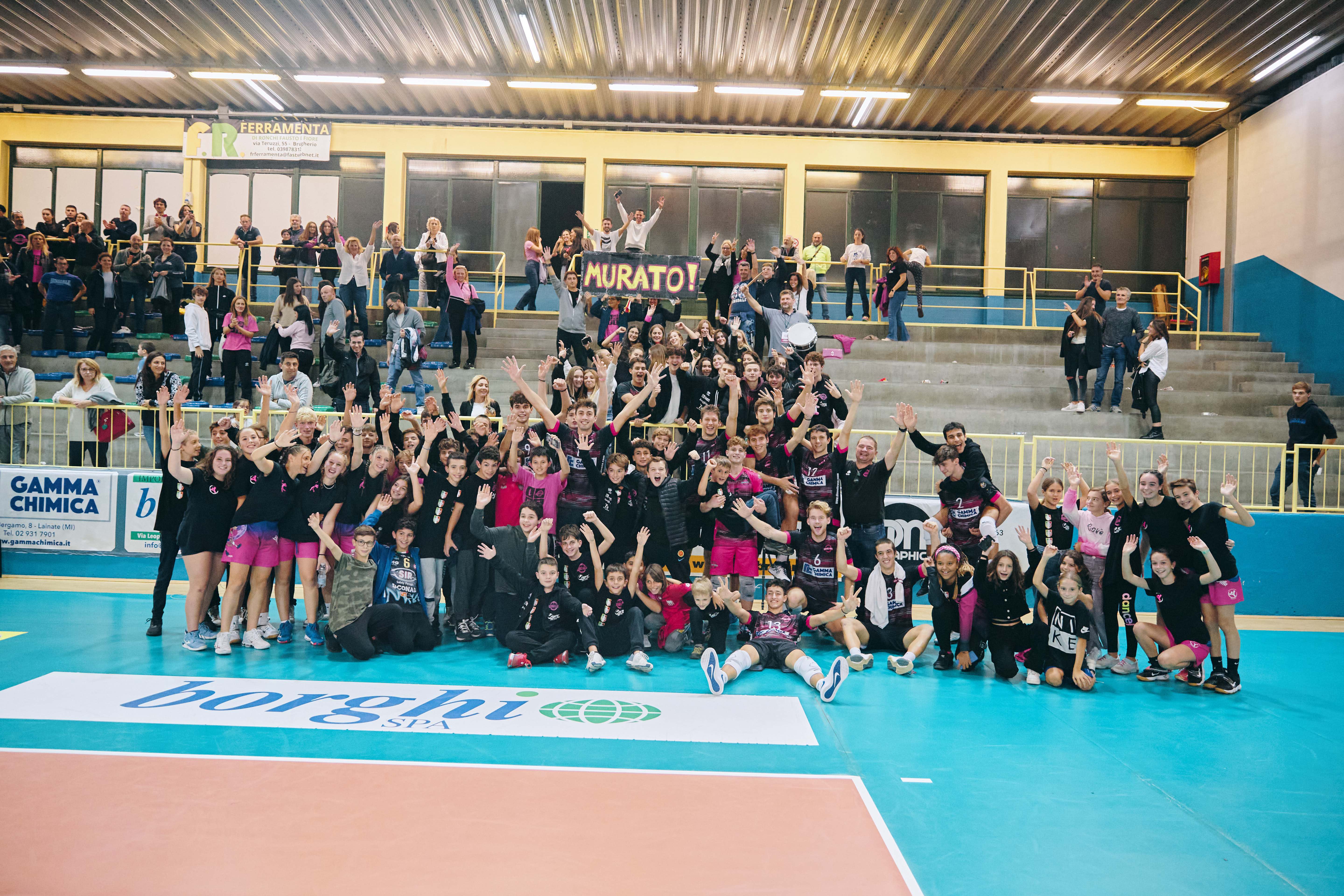 Foto vittoria insieme ai tifosi
