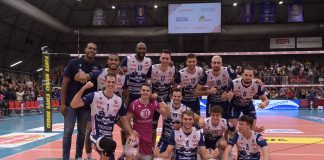 Primo sorriso in campionato per la formazione biancorossa, esordio per Lucarelli: “Sono felice per questa vittoria, siamo una squadra forte che può solo crescere”.