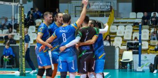 Bottino pieno per la OmiFer Palmi che batte Napoli in soli tre set