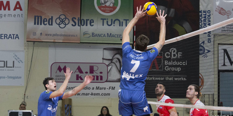 Maccabruni_in_palleggio_a_Macerata