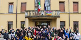 Mattinata alla scuola media Italo Calvino – Angelo Genocchi per il centrale biancorosso Enrico Cester e Renato Barbon.
