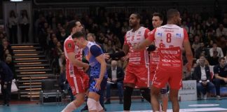 Decorso post-operatorio positivo per Ricardo Lucarelli dopo l’intervento chirurgico alla mano destra. Yoandy Leal è tornato a lavorare in gruppo.