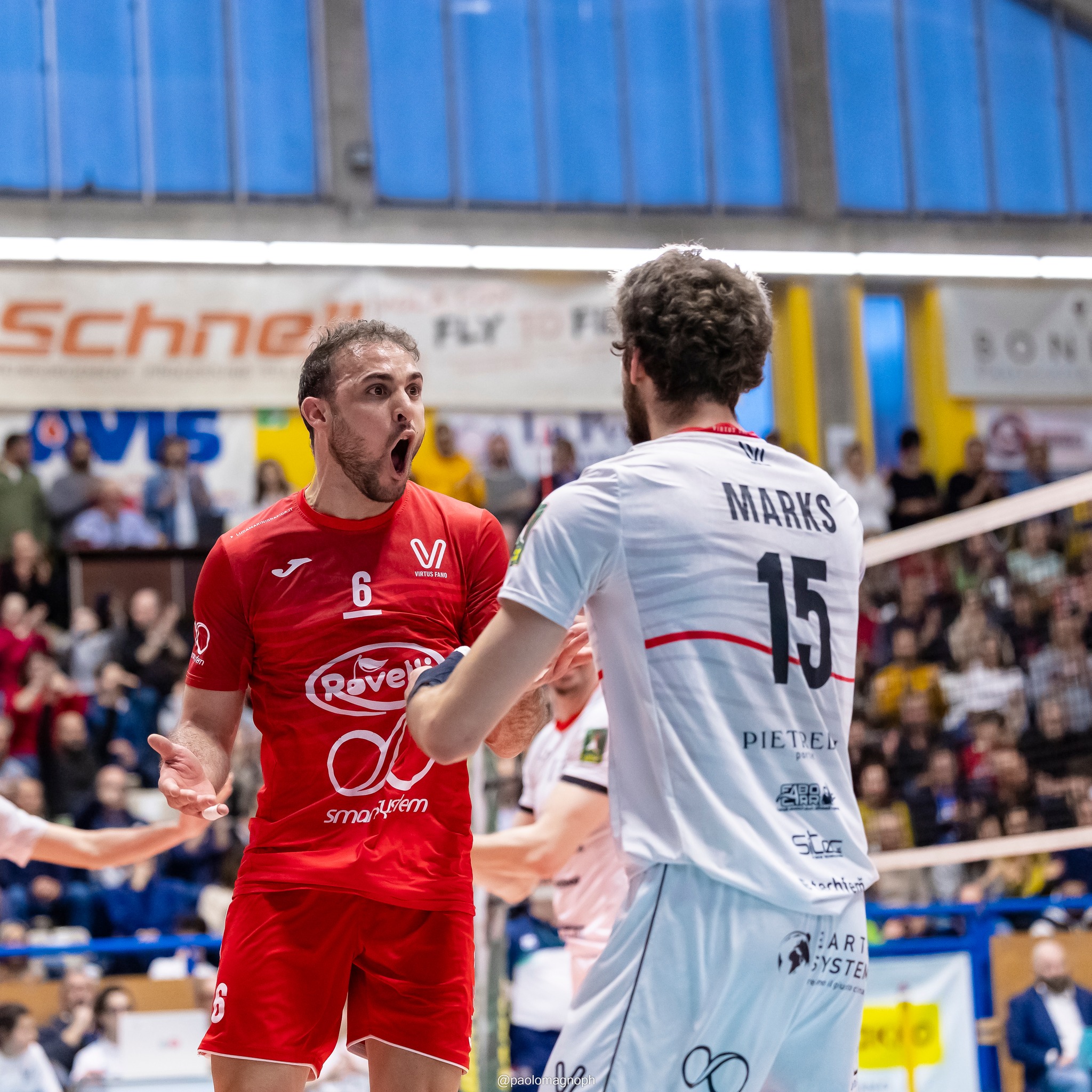 Capitan Raffa esulta con Marks