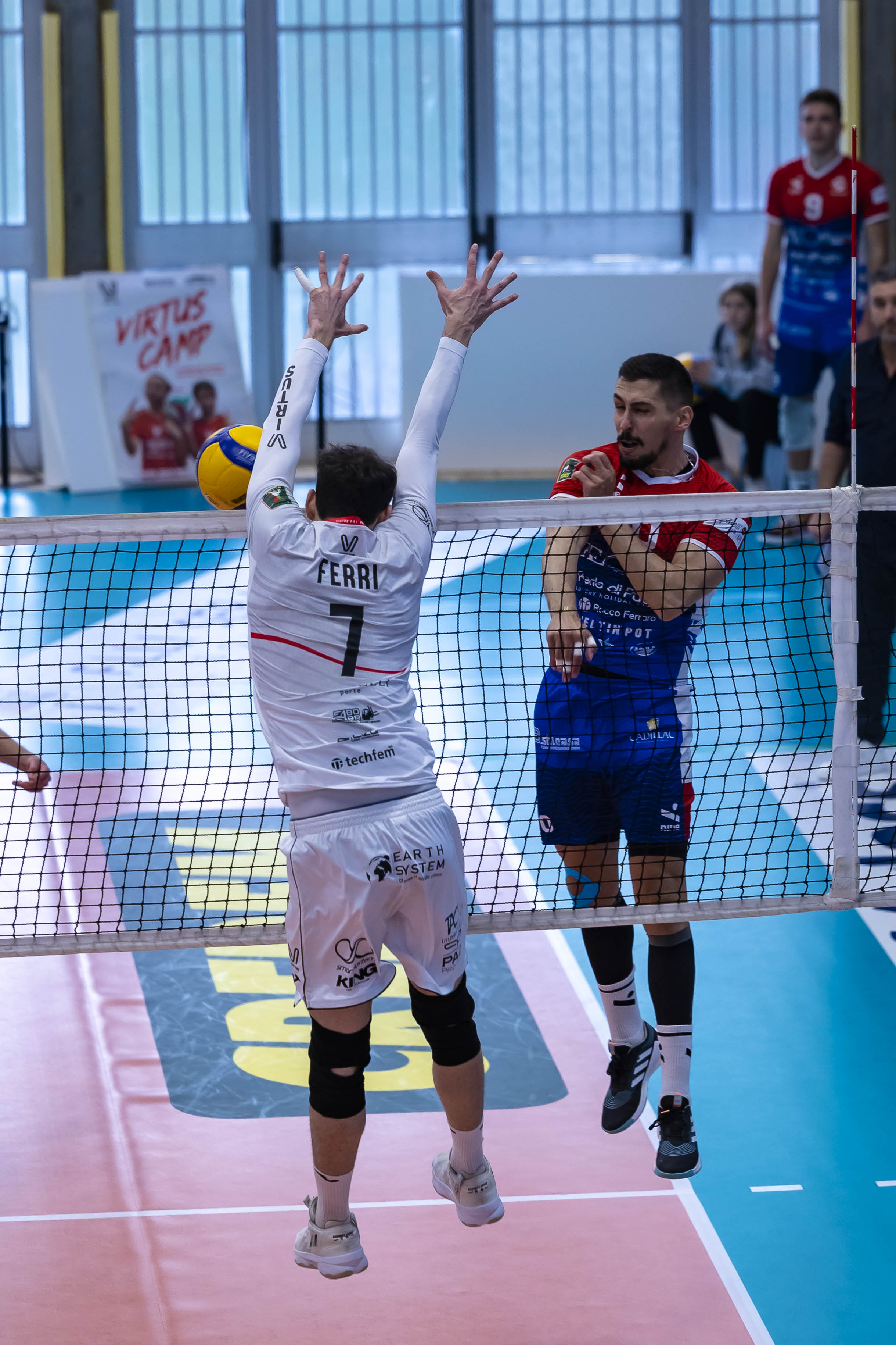 Stefano Ferri a muro contro Casarano