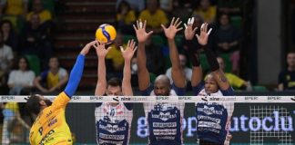 Gara 4 dei Quarti di Finale dei Play Off Scudetto domani al PalabancaSport: biancorossi obbligati a vincere per portare la serie a Gara 5, Modena è avanti 2-1.