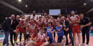 I biancorossi pareggiano la serie della Semifinale e si giocano l’accesso alla Finale Scudetto martedì a Trento: Gara 4 è dominata da Piacenza. Robertlandy Simon: “Non abbiamo ancora fatto nulla, a Trento non dobbiamo lasciare nulla di intentato”.