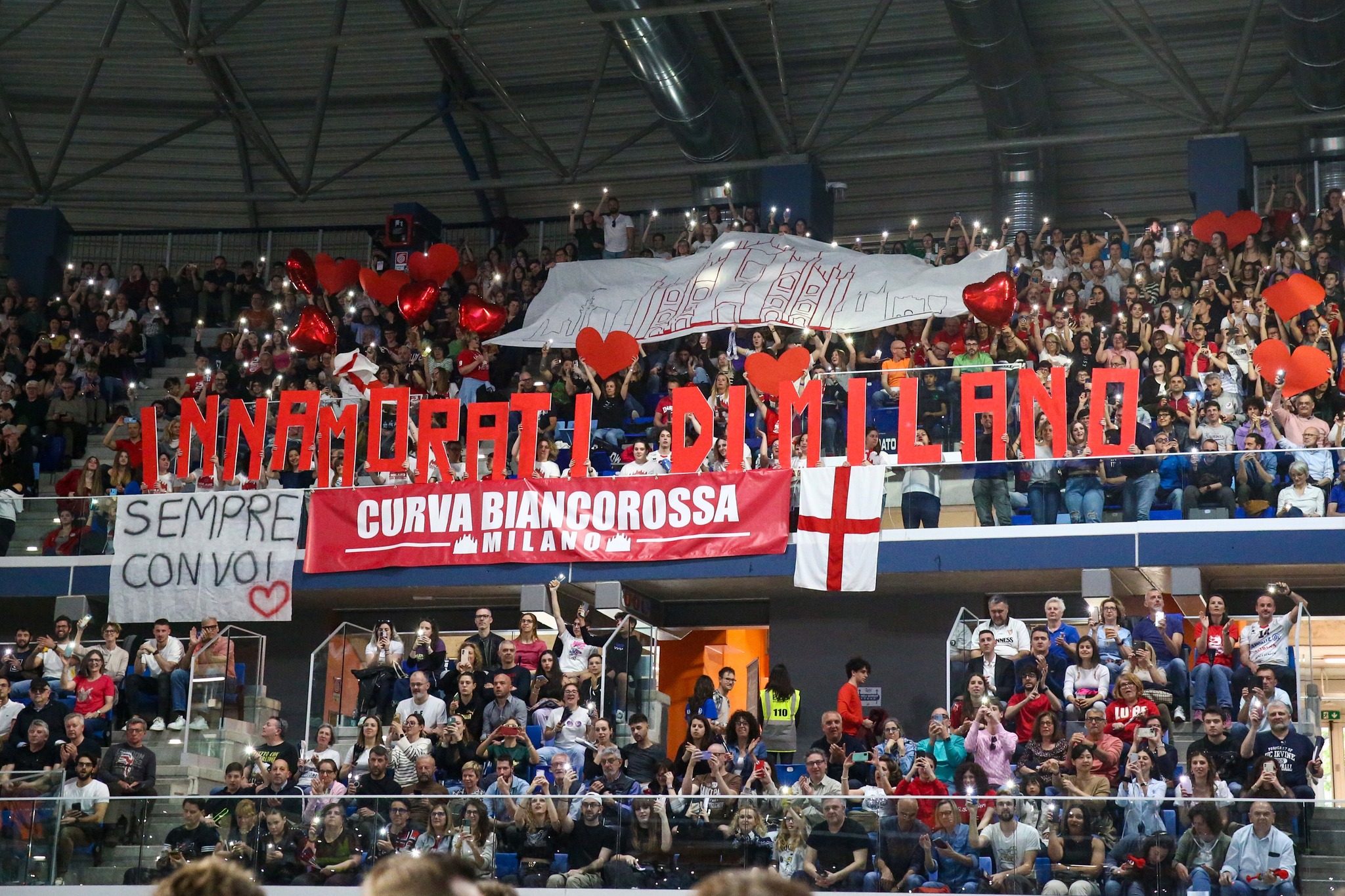 curva_biancorossa