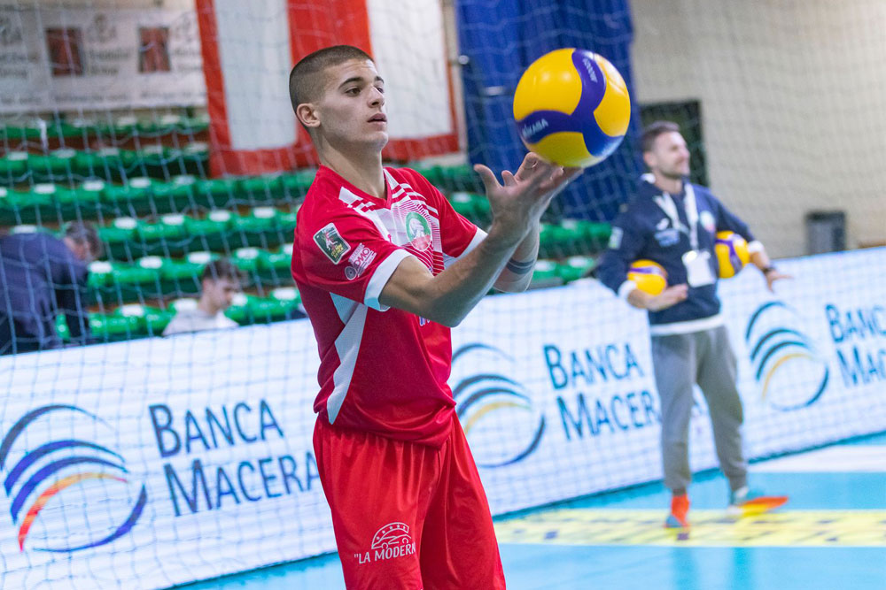 pallavolo-macerata-Confermato alla Med Store Tunit il libero Ravellino