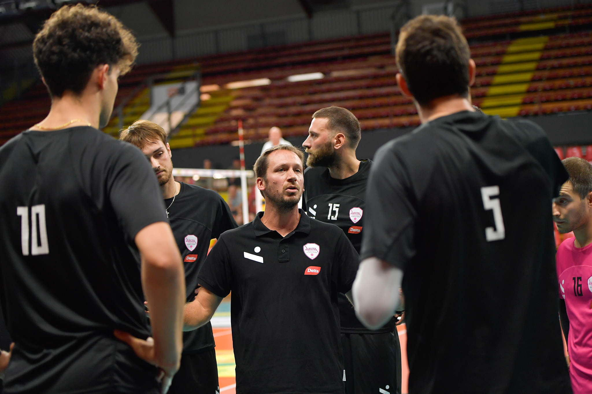 02. Delta Group-Ortona - Coach Morato durante un time out in preseason