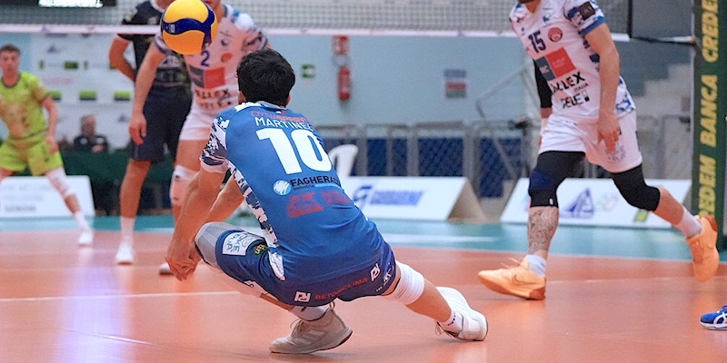 Martinez_con_la_maglia_di_libero_a_Valenza
