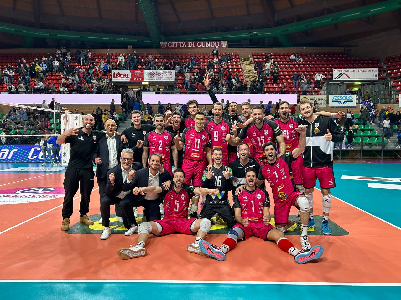 QF01 - Cuneo-Delta Group 0-3 - Festa nerofucsia