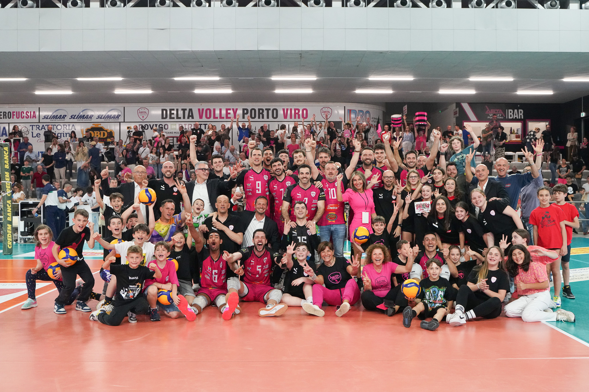SF02 - Delta Group-Siena 3-2 - Festa nerofucsia