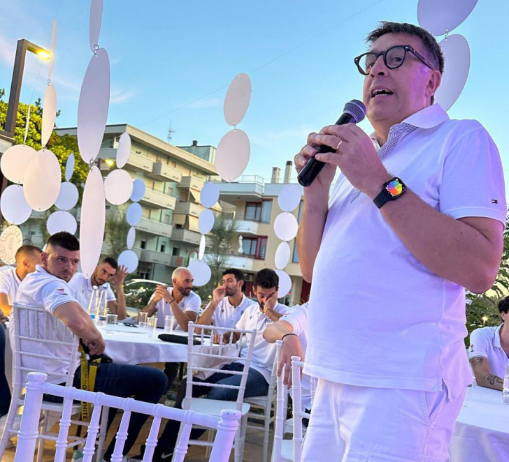 White2