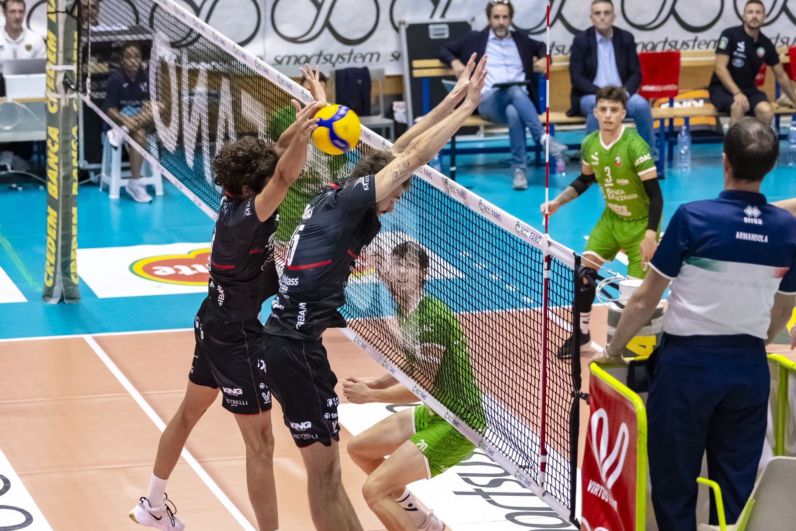 Marks e Acuti a muro - Fano Macerata